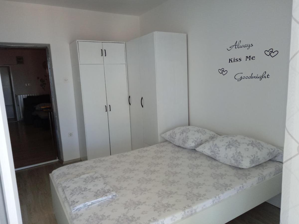 Apartments Flora Crikvenica Ngoại thất bức ảnh